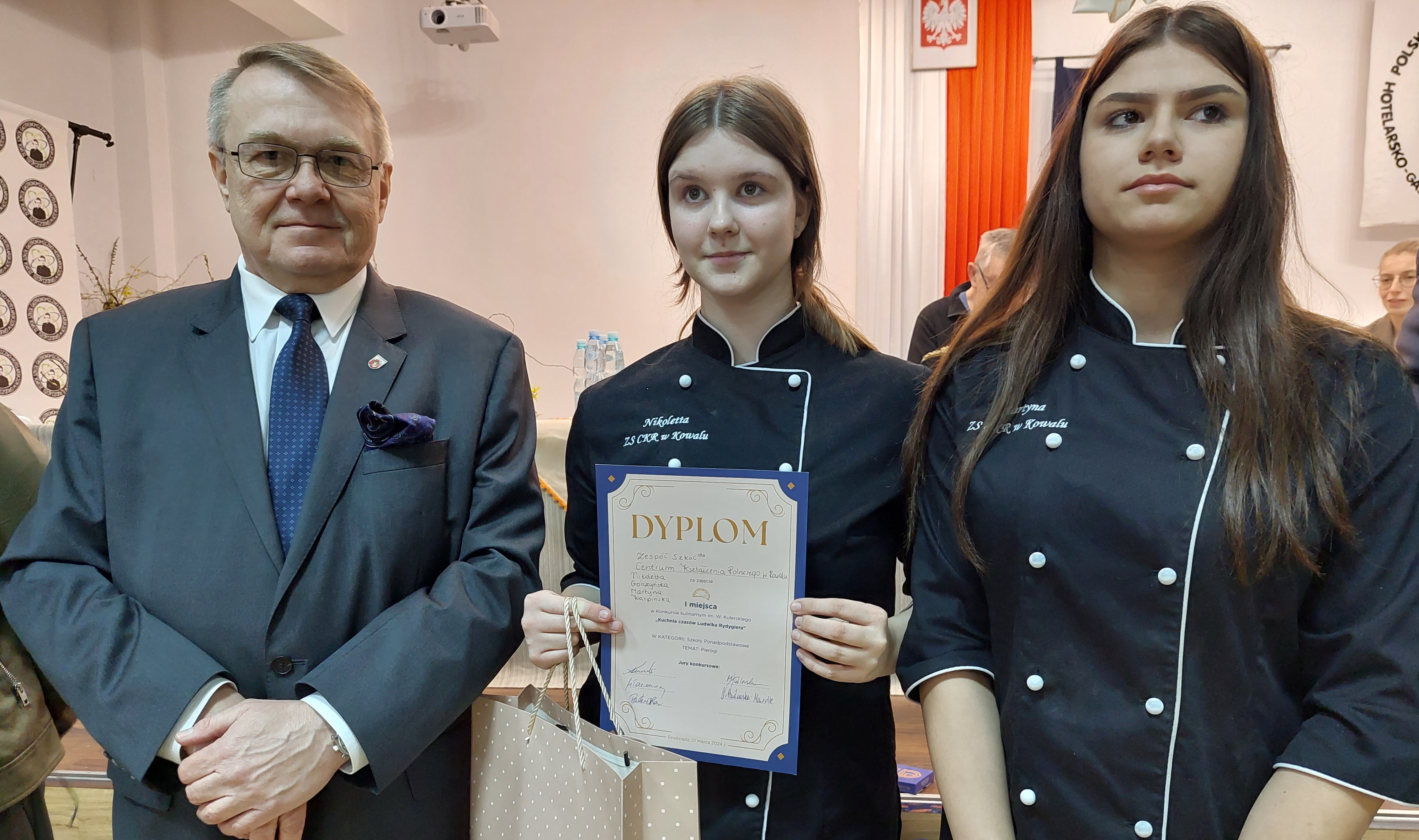 Pierogi najlepiej gotowała młodzież z Zespołu Szkół w Kowalu! Udany Konkurs Kulinarny im. Wiktora Kulerskiego w grudziądzkim „Gastronomiku” (zdjęcia)