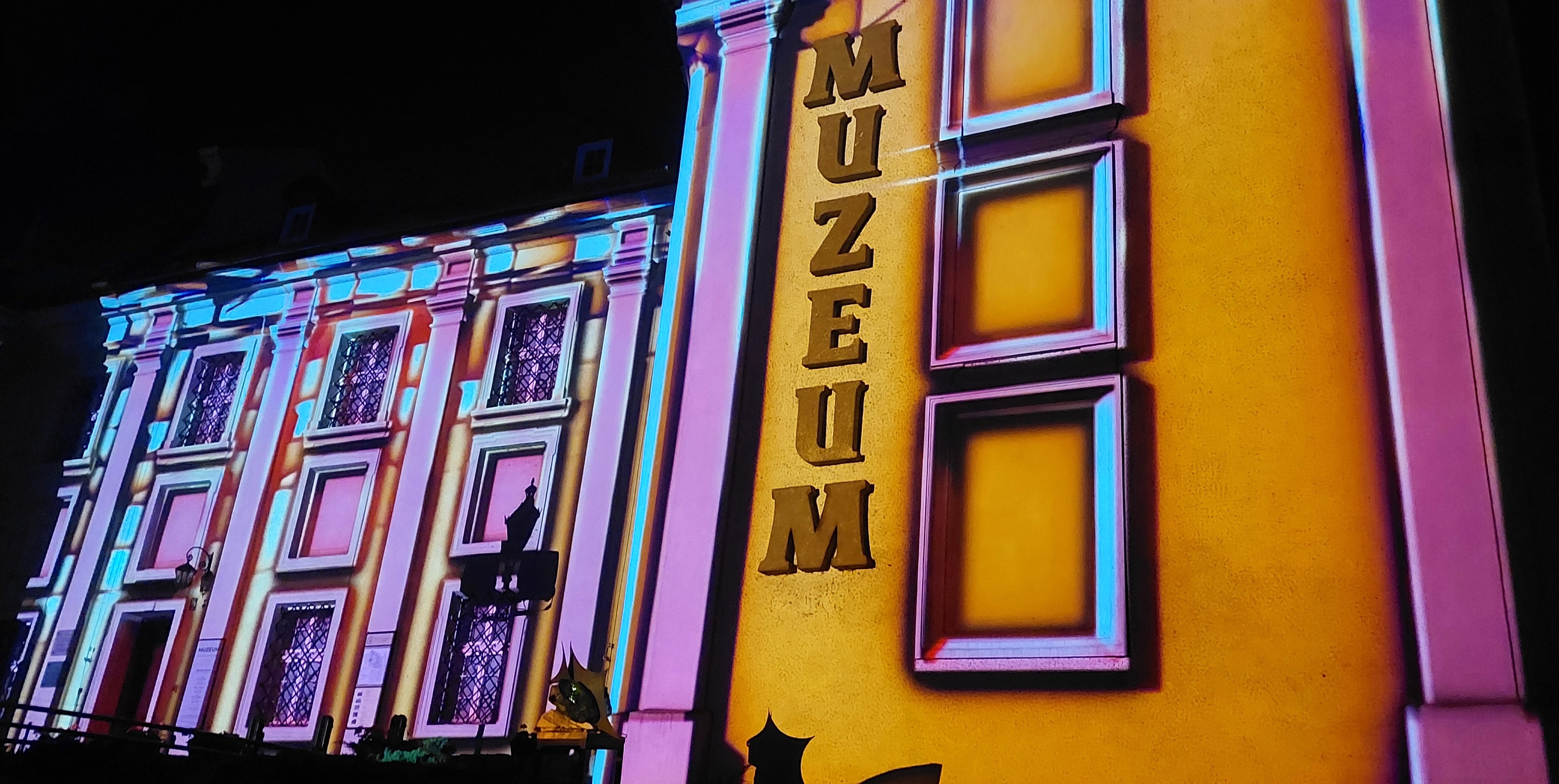 „Muzeum na leżaku”, spacery z przewodnikiem, promocyjny weekendowy bilet za 10 zł na wszystkie wystawy, warsztaty piekarnicze to niektóre atrakcje instytucji przy ul. Wodnej 3/5