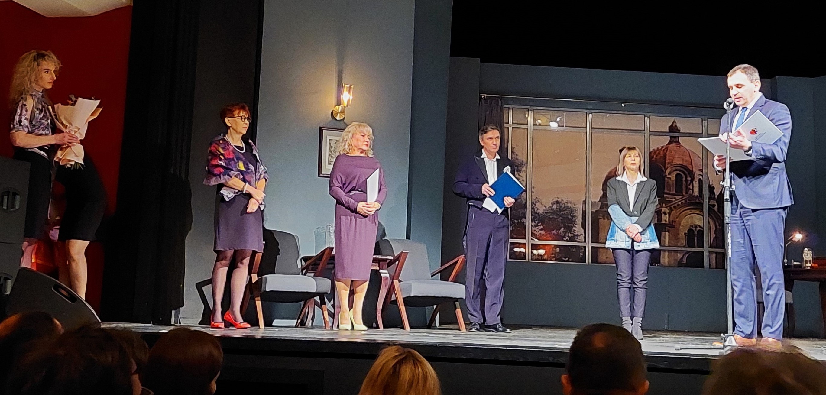 Międzynarodowy Dzień Teatru w Grudziądzu: Nagroda Marszałka dla Anny Granicy, Statuetka Aleksandra Gąssowskiego dla Maryli Rzeszut. Spektakl „Ambasador” poruszył widzów