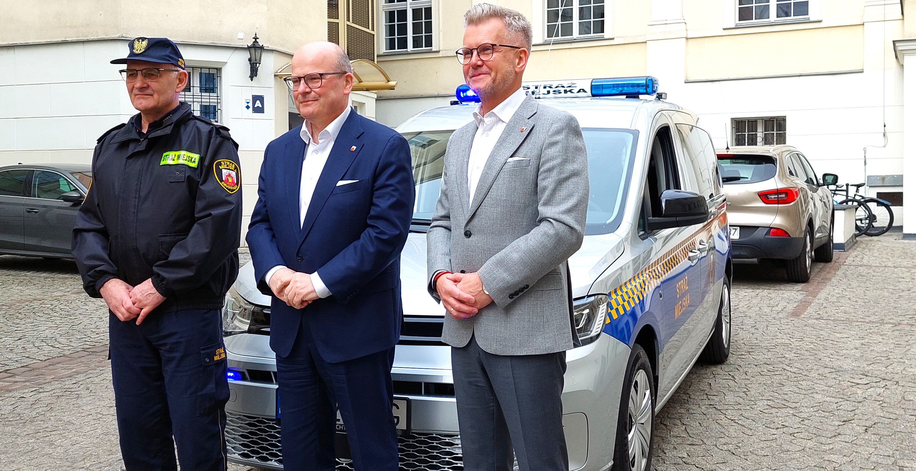 Nowy Volkswagen Caddy pomoże strażnikom miejskim w służbie. – To początek wspierania policji municypalnej – mówi prezydent Grudziądza Maciej Glamowski (zdjęcia, film)