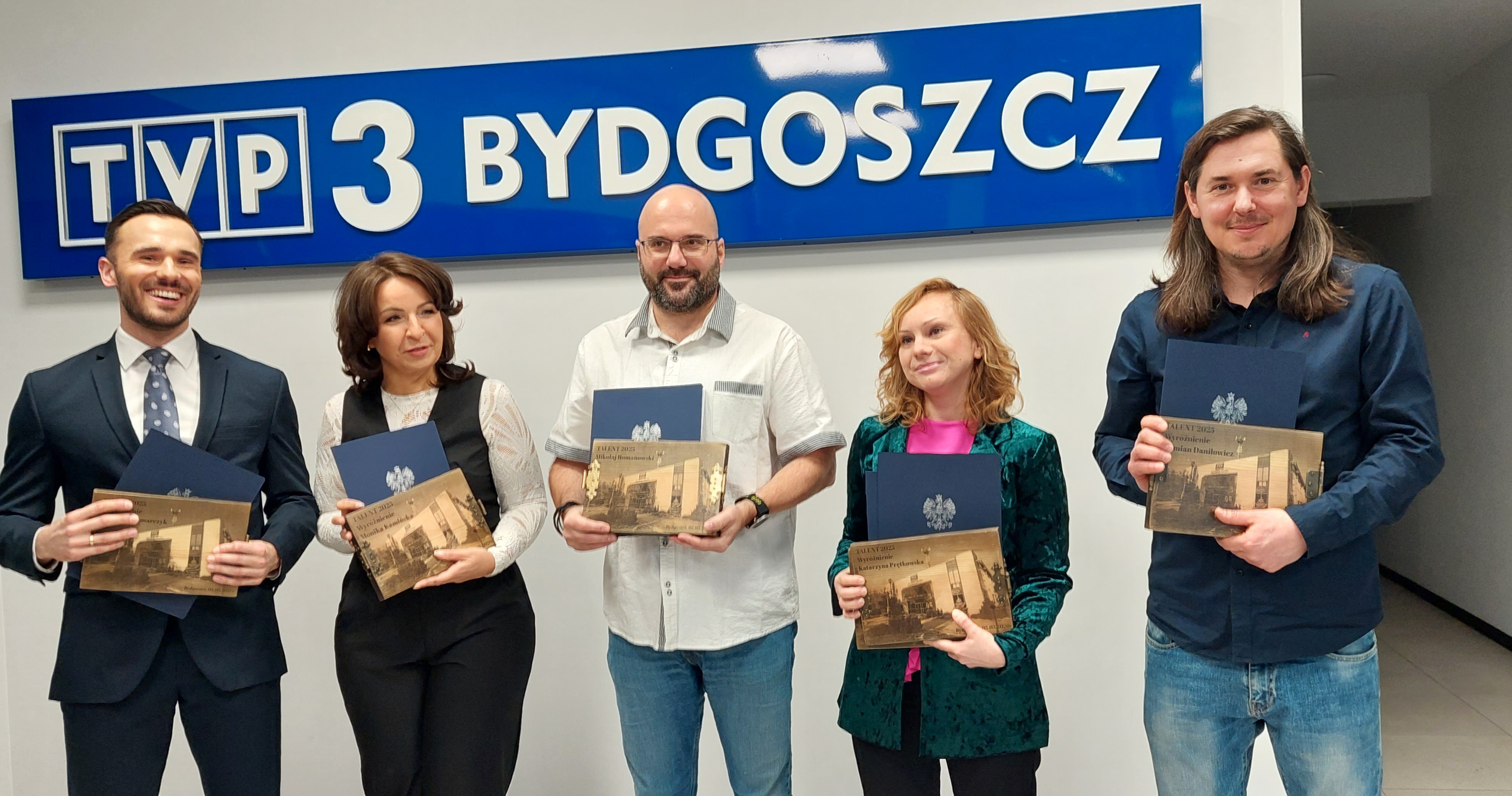 Rada Programowa TVP3 Bydgoszcz przyznała nagrody TALENT 2025. Główne trofeum otrzymał Mikołaj Romanowski, szef gwałtownie rozwijającej się redakcji internetowej
