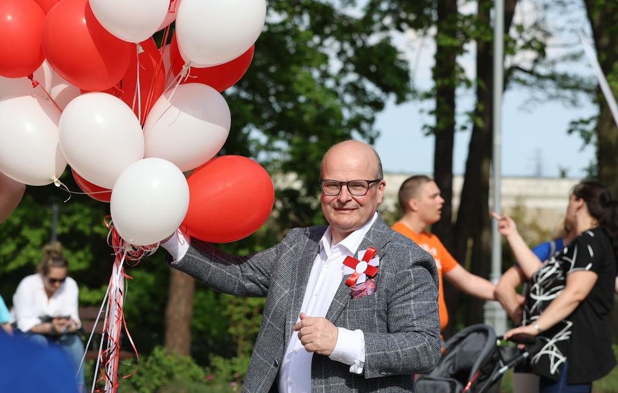 W czasie Majówki odbędzie się w Grudziądzu wiele wydarzeń patriotycznych, kulturalnych, sportowych. 2 maja – Dzień Flagi i piknik w parku. 3 maja msza św. w intencji Ojczyzny, uroczystości na Rynku, zwiedzanie fortu i koncert