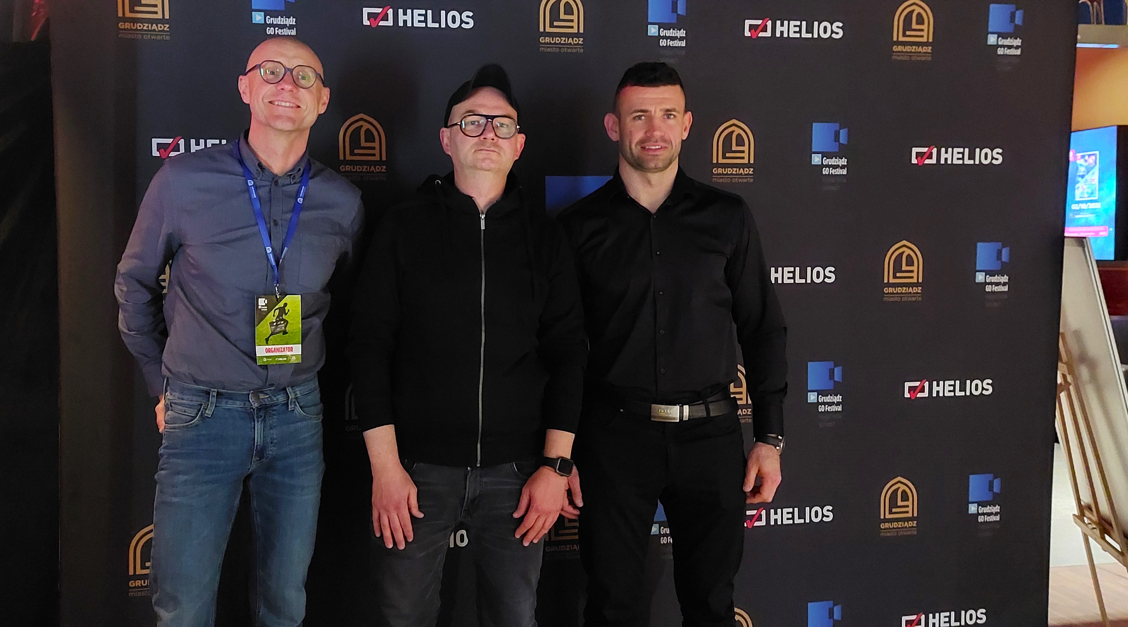 Przedostatnim filmem Grudziądz Go! – Festival w kinie Helios był „Smashing Machine” o Marku Kerrze, mistrzu zapasów i walk w klatce. Atrakcją wieczoru – spotkanie z Rafałem Błachutą, zawodnikiem MMA (zdjęcia)