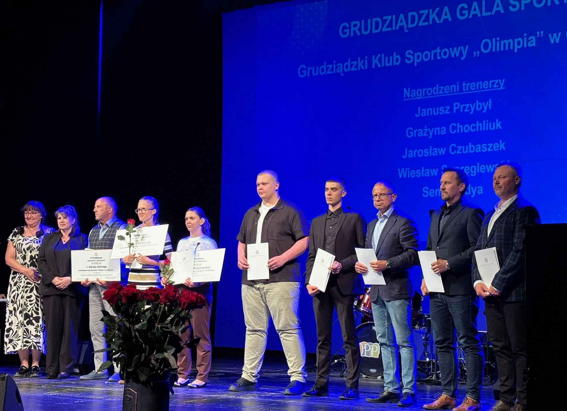 Na Gali Grudziądzkiego Sportu w teatrze wyróżniono najlepszych zawodników i trenerów. Prezydent Maciej Glamowski wręczył stypendia i nagrody (lista)