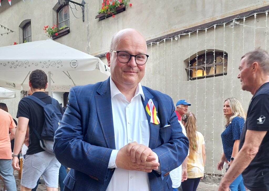 Otwarte spotkanie z cyklu „Porozmawiajmy o mieście” już 19 maja o godz. 18 w SP nr 15. Mieszkańcy mogą pytać o sprawy miasta i dzielnicy prezydenta Macieja Glamowskiego