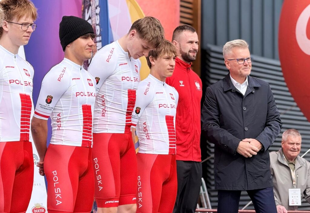 Po prezentacji drużyn w marinie wystartował XXXV Międzynarodowy Wyścig Kolarski Juniorów o Puchar Prezydenta Grudziądza. 1 maja rywalizować będą w Kijewie Królewskim