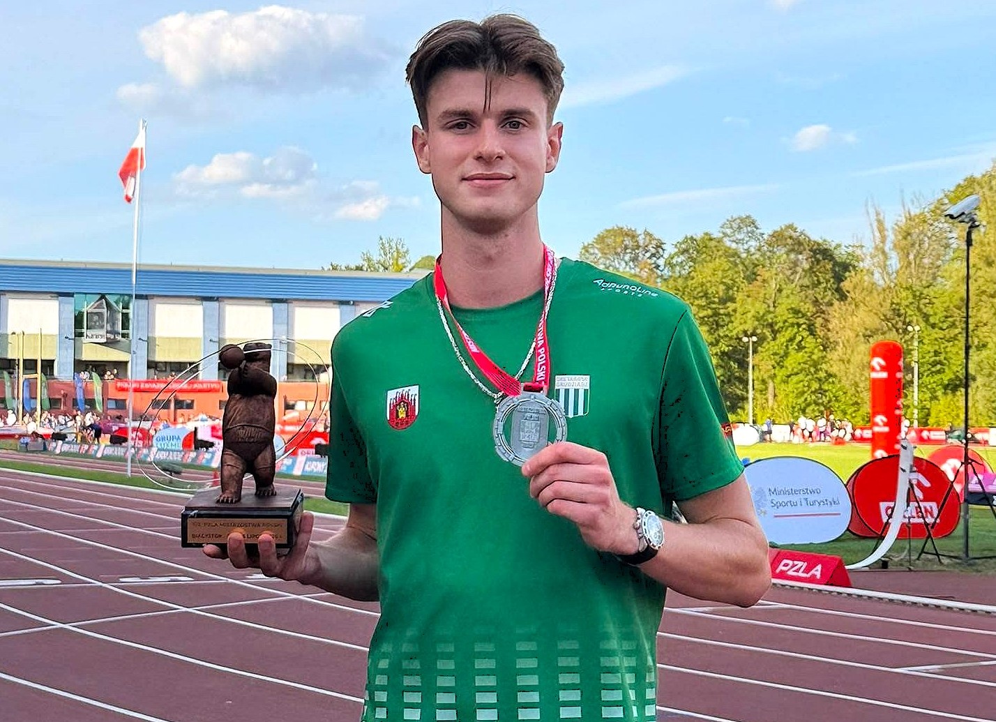 CEZAR SIDYA (Olimpia Grudziądz) wywalczył srebrny medal w skoku wzwyż podczas 102. PZLA Mistrzostw Polski seniorów w Białymstoku. Uzyskał wysokość 2,12 m.