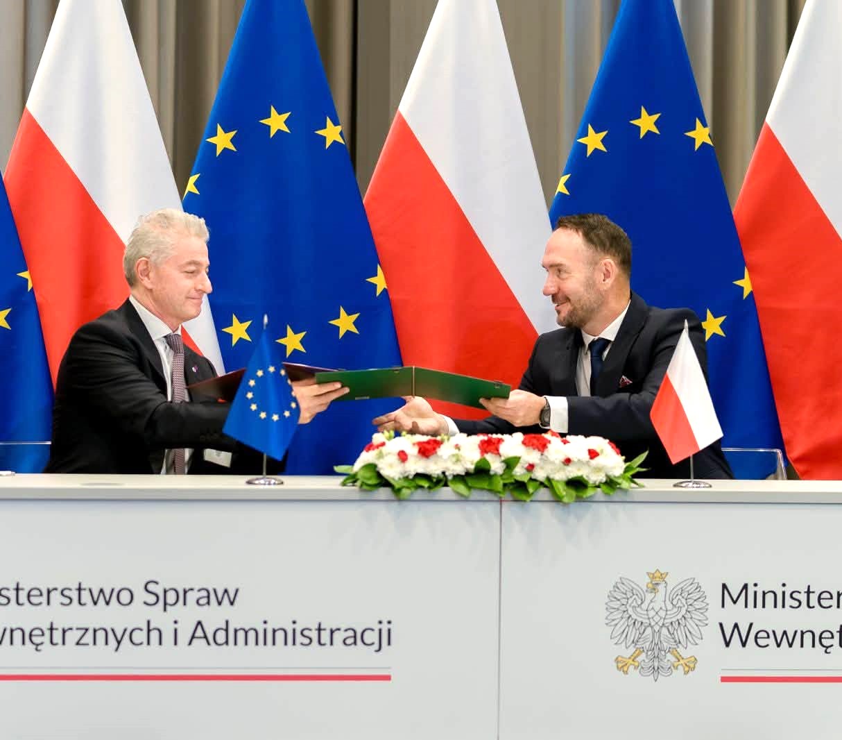 Umowa w sprawie Polskiej Kopuły Satelitarnej podpisana! Także memorandum o polskim wkładzie do programu bezpiecznej łączności Unii Europejskiej IRIS². Polskie firmy mają współtworzyć europejski system kosmiczny