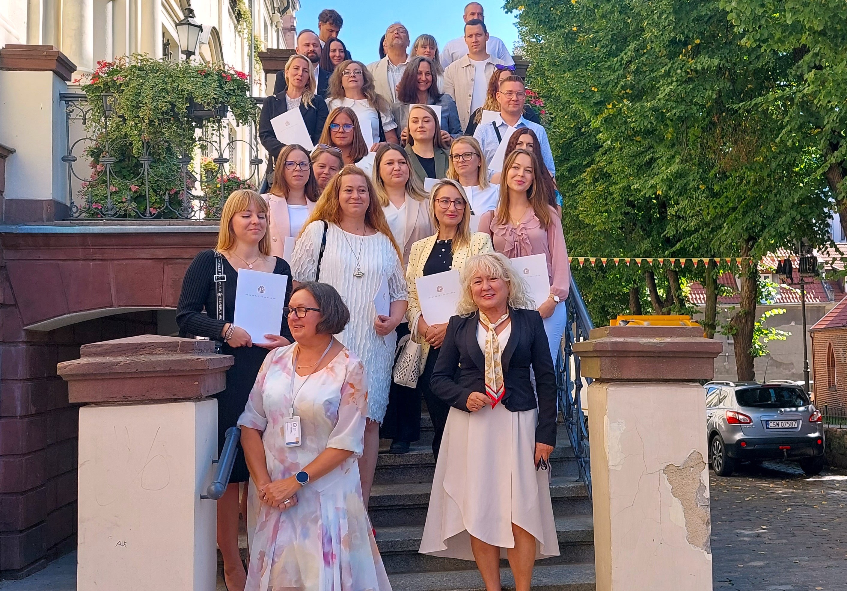 54 grudziądzkich nauczycieli odebrało w Ratuszu akty mianowania. Wręczyła je wiceprezydent Róża Lewandowska. Nauczyciele złożyli ślubowanie (Zdjęcia – II część)