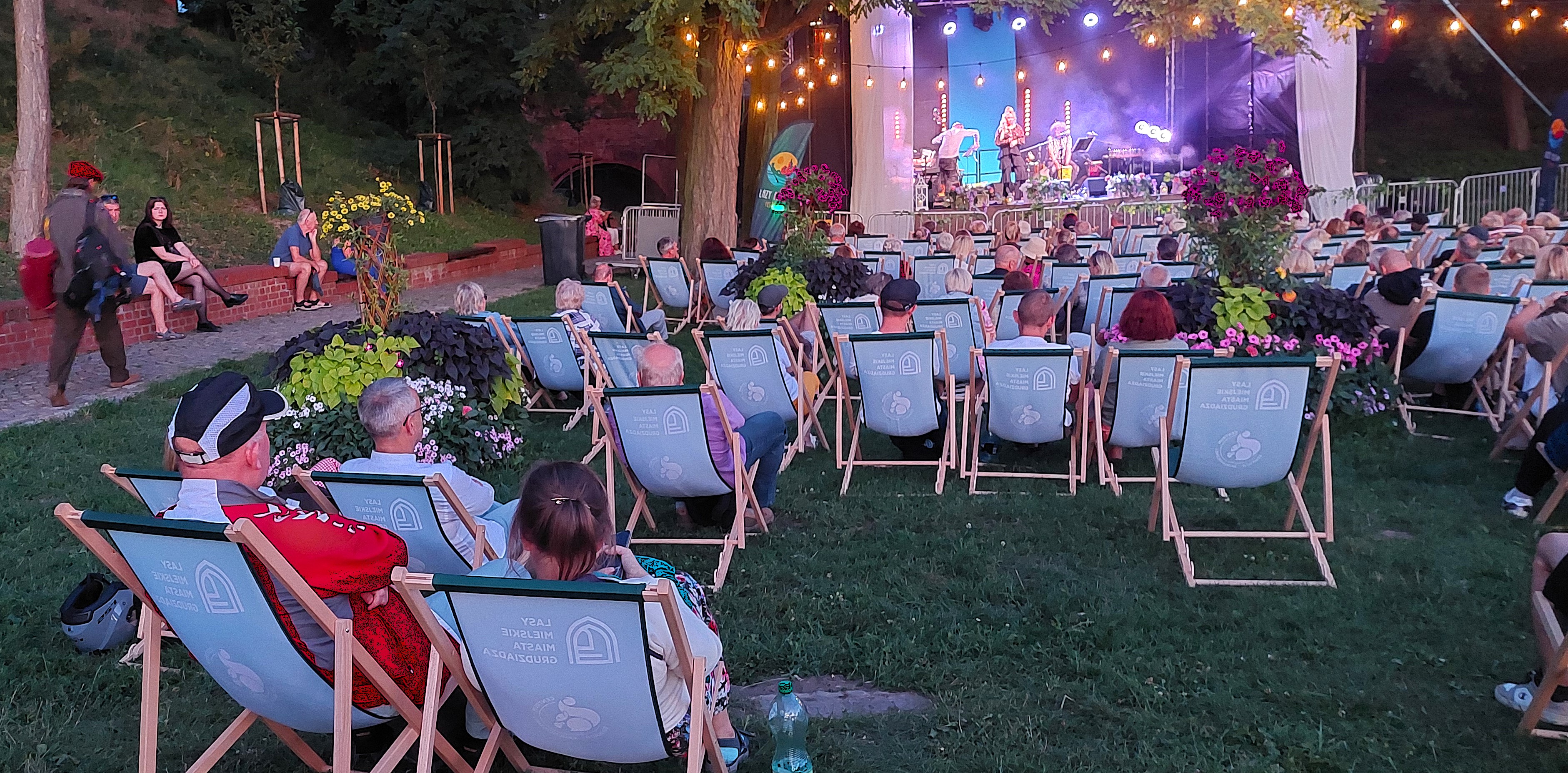W Grudziądzu zakończył się I Lazy Flow Festival – brawami dla wykonawców i organizatora – CK Teatr! Mamy nową scenę letnią na festiwal, który będzie wracać do nas co roku (zdjęcia)