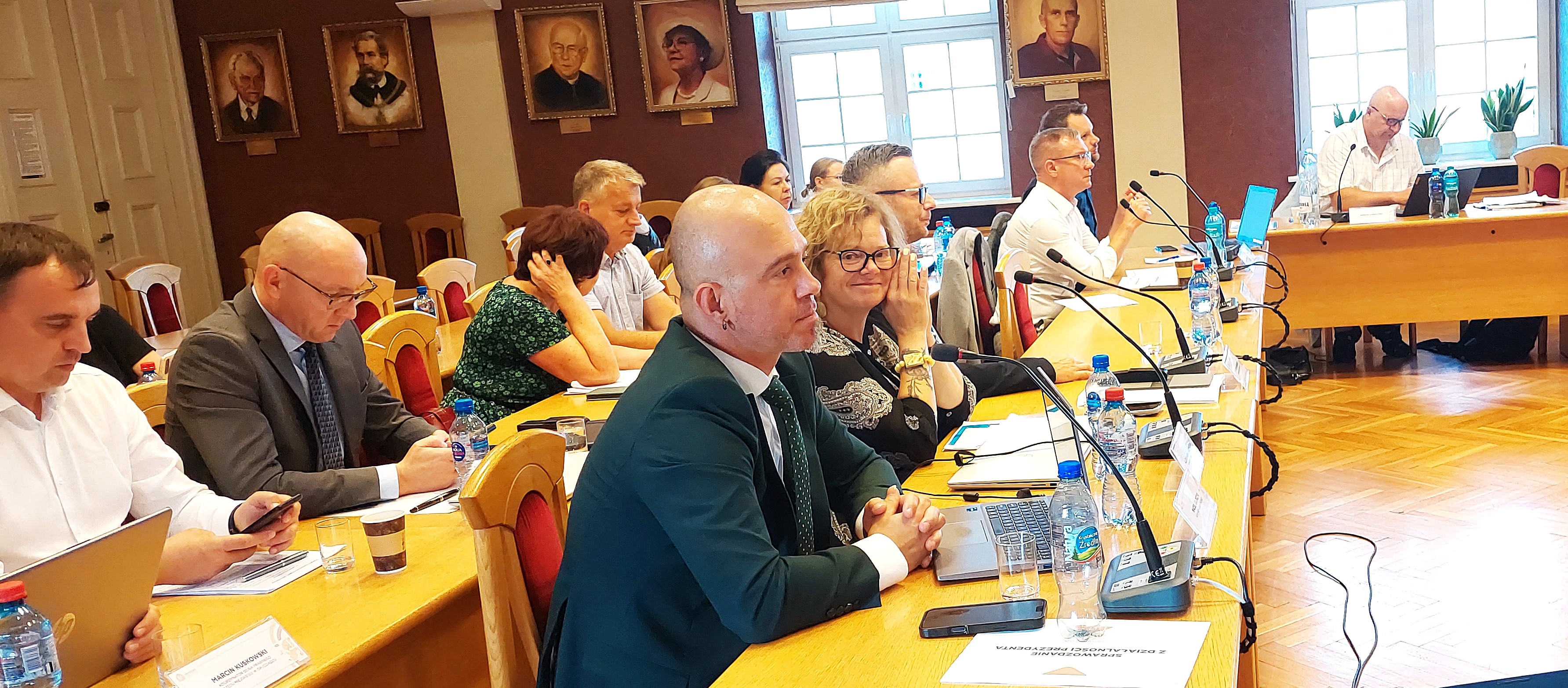 Grudziądzcy radni przyjęli uchwały w sprawie emisji obligacji komunalnych, ekwiwalentu pieniężnego dla strażaków ratowników, dofinansowania spółek miejskich GKM-u i Olimpii