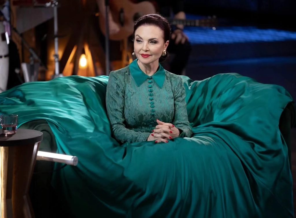 W grudziądzkim teatrze trwa sprzedaż biletów na Koncert Sylwestrowy z Grażyną Brodzińską. Odbędzie się 31 grudnia o godz. 21.00. Zagra Orkiestra Symfoników Bydgoskich (zdjęcia)