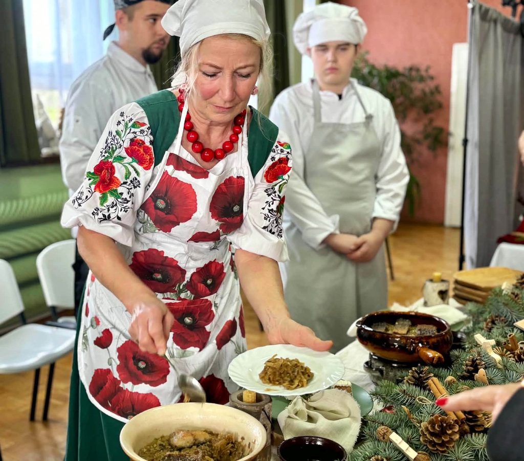 W grudziądzkim „gastronomiku” serwowano pyszne dania – na konkursie kulinarnym im. Wiktora Kulerskiego „Kuchnia czasów Ludwika Rydygiera” (zdjęcia)