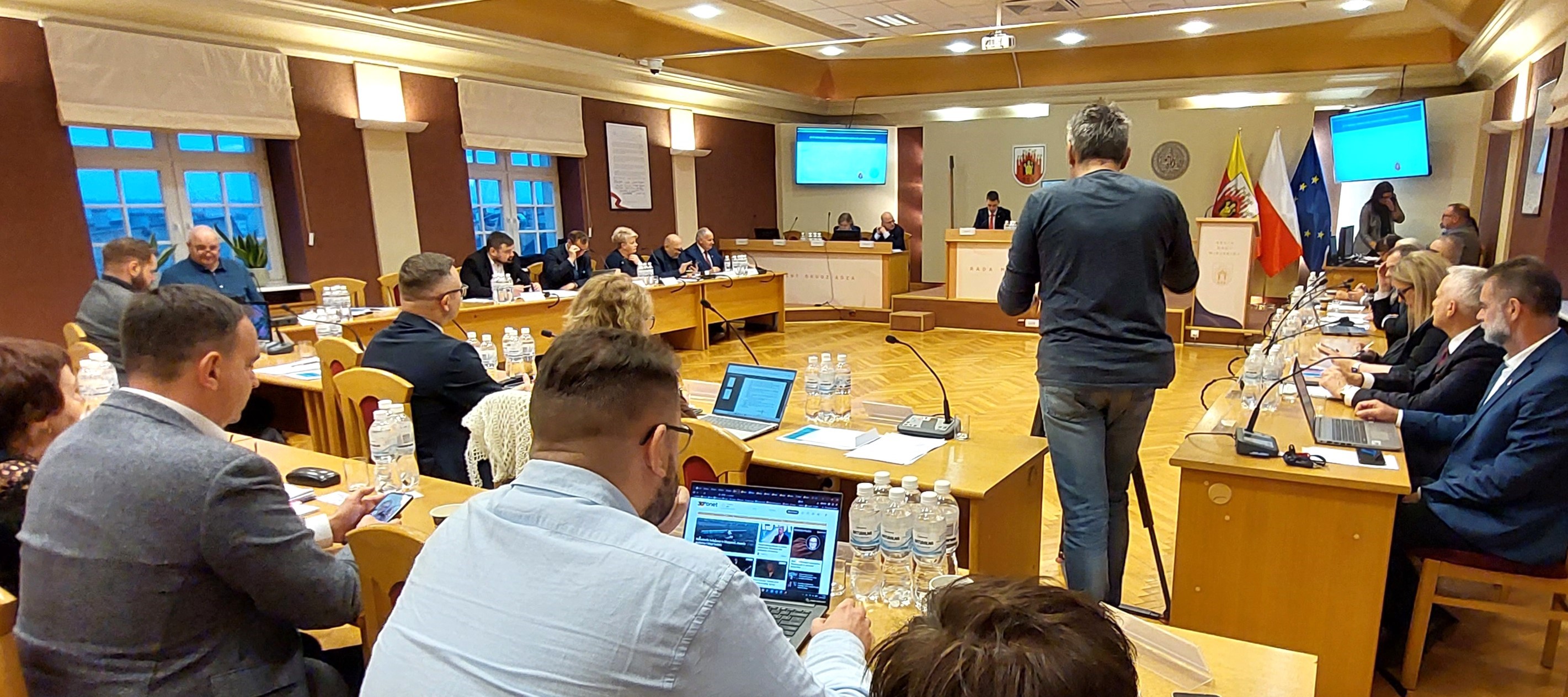 Grudziądzcy radni dziś głosowali za uchwałą intencyjną, otwierającą drogę do konsolidacji 3 lecznic (w tym szpitala w Grudziądzu) w celu refinansowania i spłacania długu